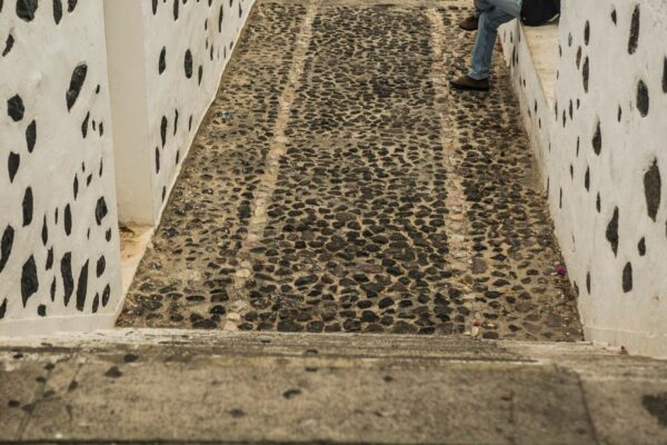 Pardoseli din beton poros: drenaj natural și reducerea inundațiilor