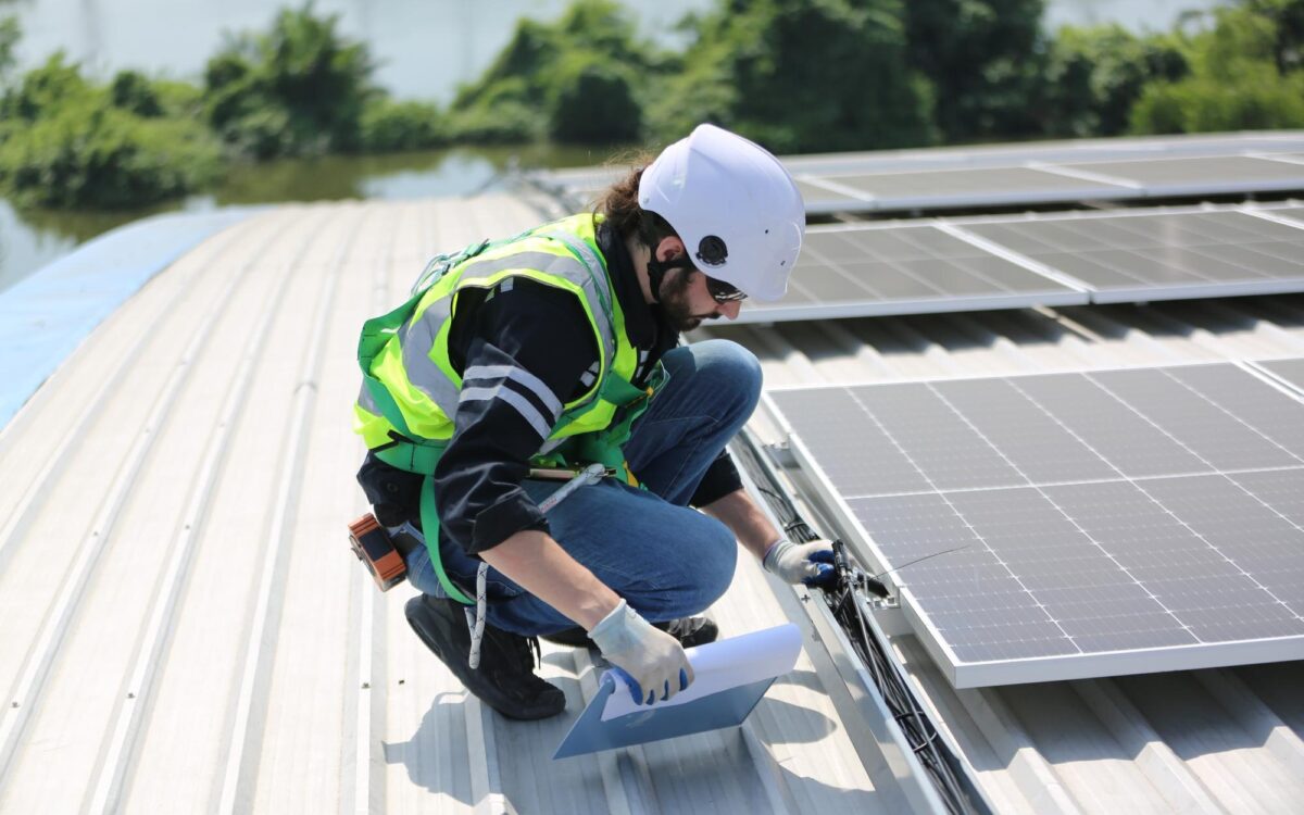 Ce este un optimizator pentru panouri fotovoltaice și când este util