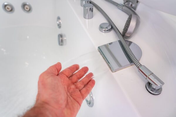 La ce înălțime se montează bateria pentru cadă