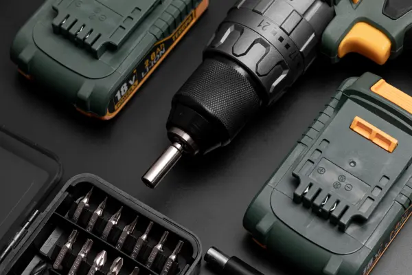 Platforma Milwaukee M18 pentru un instalator: ce scule se leagă pe același acumulator